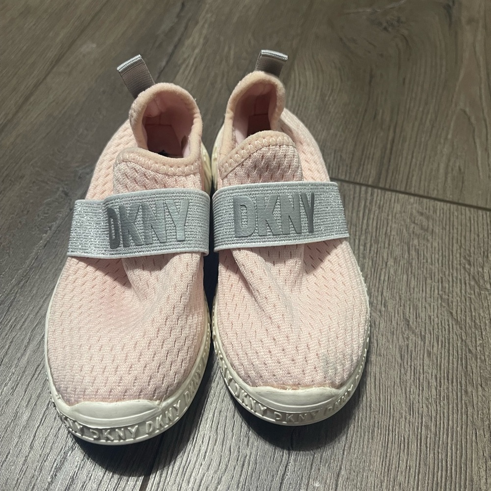 DKNY girls shoes 9